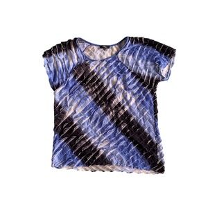 Women's ruffled‎ textured shirt